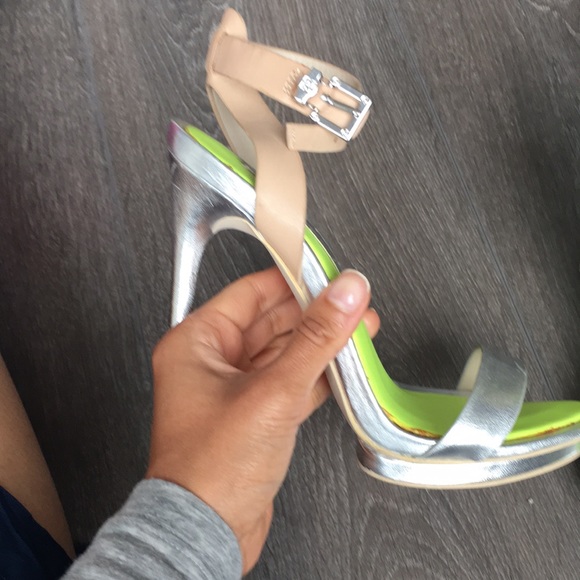 BCBG Maxazria silver strappy heels size 5.5 - Picture 2 of 7